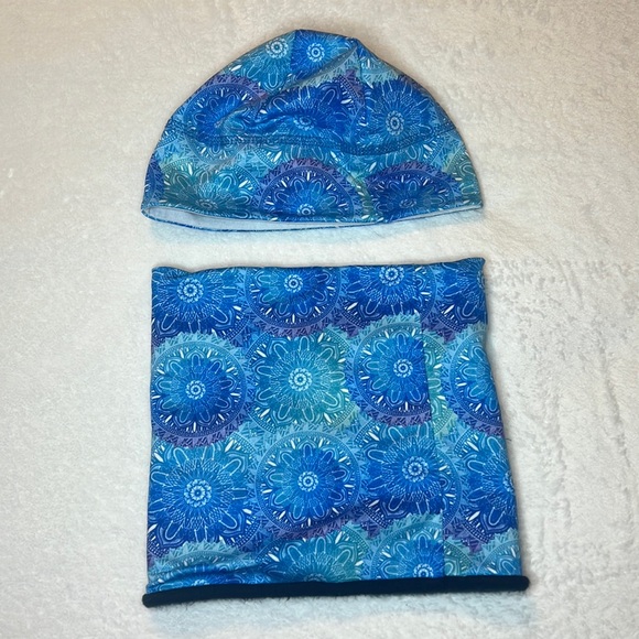 Kids Turtle Fur Winter Hat and Neck Gaiter - Picture 4 of 8